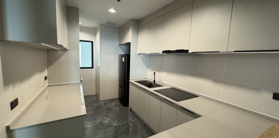 Condo à Sathon, Bangkok, Thaïlande, 3 chambres  № 173388