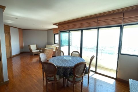 Condo à Sathon, Bangkok, Thaïlande, 3 chambres  № 173388 - photo 6
