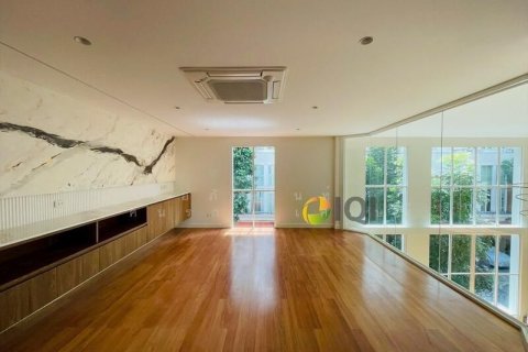 Townhouse in Watthana, Bangkok, Thailand 5 bedrooms № 161624 - photo 16