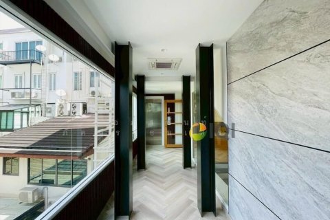Townhouse in Watthana, Bangkok, Thailand 5 bedrooms № 161624 - photo 24