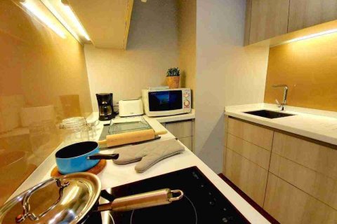 Condo in Bangkok, Thailand, 2 bedrooms № 183359 - photo 10