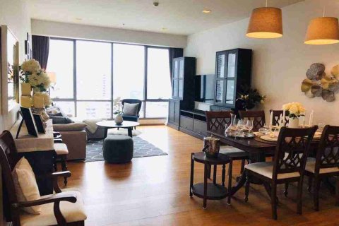 Condo in Bangkok, Thailand, 2 bedrooms № 183356 - photo 11