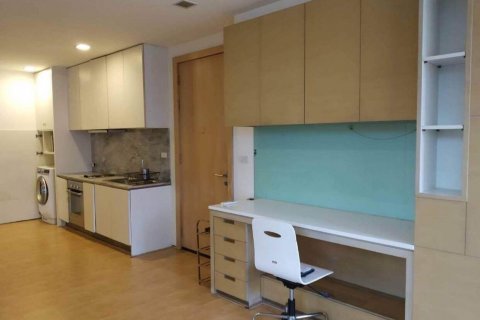 Condo à Phaya Thai, Bangkok, Thaïlande, 2 chambres  № 137664 - photo 1