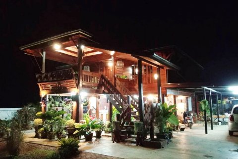 Дом в Чайяпхуме, Таиланд с 3 спальнями  № 137666 - фото 1