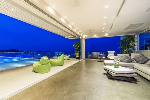 House in Surat Thani, Thailand 6 bedrooms № 181084 - photo 5