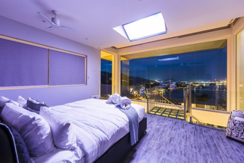 House in Surat Thani, Thailand 6 bedrooms № 181084 - photo 7