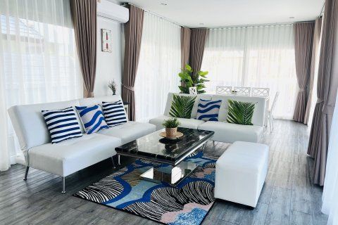 House in Pattaya, Thailand 4 bedrooms № 136929 - photo 2