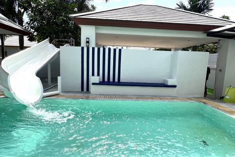 House in Pattaya, Thailand 4 bedrooms № 136929 - photo 9