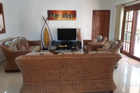 Villa in Hua Hin, Thailand 4 bedrooms № 172102 - photo 15