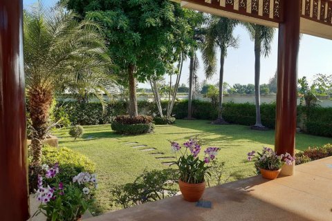 Villa in Hua Hin, Thailand 4 bedrooms № 172102 - photo 19