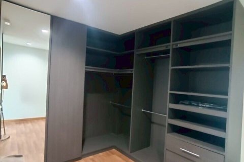 Townhouse in Bangkok, Thailand 3 bedrooms № 172103 - photo 13