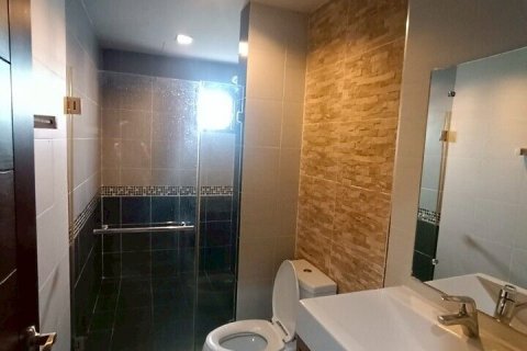 Townhouse in Bangkok, Thailand 3 bedrooms № 172103 - photo 15