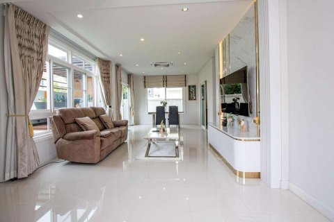 Haus in Chiang Mai, Thailand 4 Schlafzimmer № 220500 - Foto 2