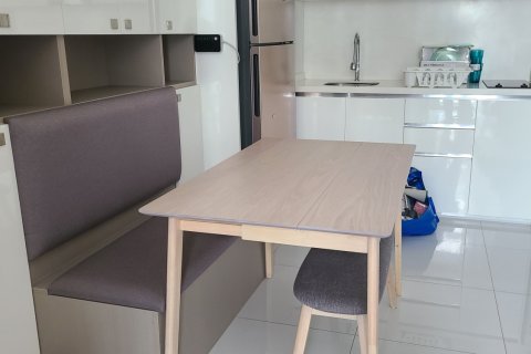 Кондоминиум с 2 спальнями в Сатхоне, Бангкок, Таиланд № 156209 - фото 9