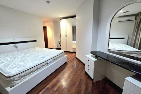 Кондоминиум с 3 спальнями в Банг-Кхо-Лаеме, Бангкок, Таиланд № 156207 - фото 5