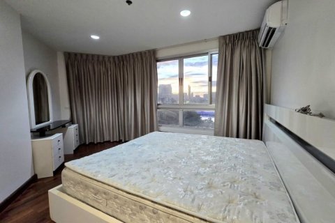 Кондоминиум с 3 спальнями в Банг-Кхо-Лаеме, Бангкок, Таиланд № 156207 - фото 2