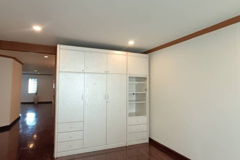 Кондоминиум с 3 спальнями в Ян Наве, Бангкок, Таиланд № 156210 - фото 5