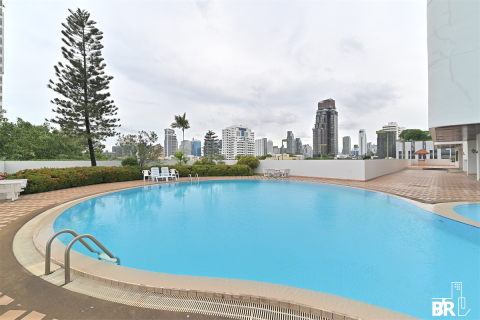 Condo in Bangkok, Thailand, 3 bedrooms № 187162 - photo 5