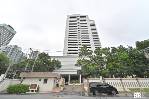 Condo in Bangkok, Thailand, 3 bedrooms № 187162 - photo 4