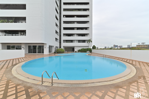 Condo in Bangkok, Thailand, 3 bedrooms № 187162 - photo 6