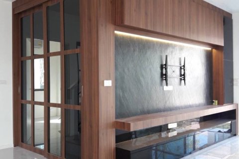 Maison à Lat Krabang, Bangkok, Thaïlande 4 chambres № 154701 - photo 3