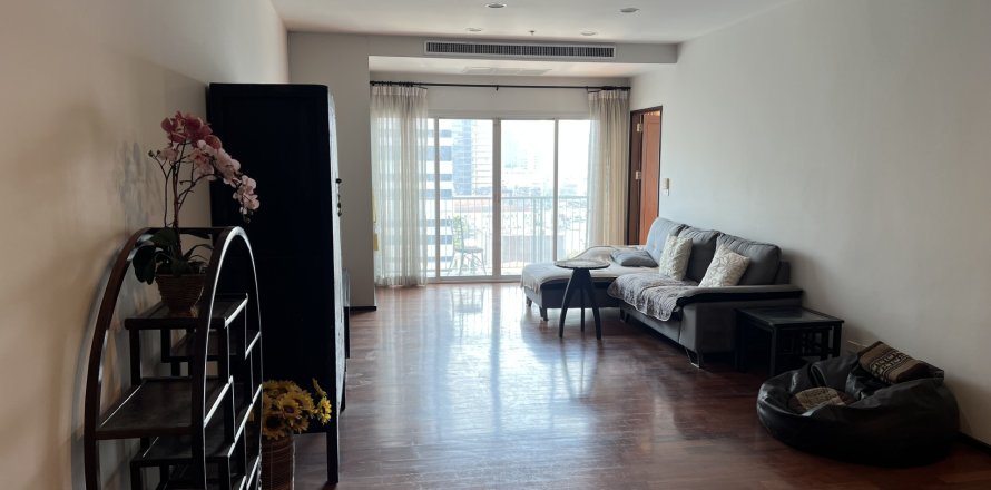 Condo in Watthana, Bangkok, Thailand, 2 bedrooms № 154700