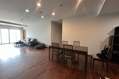 Condo in Watthana, Bangkok, Thailand, 2 bedrooms № 154700 - photo 4