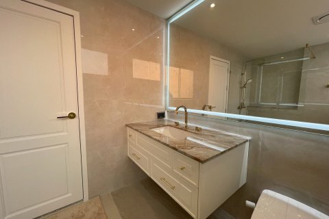 Condo à Khlong San, Bangkok, Thaïlande, 2 chambres № 154696 - photo 5