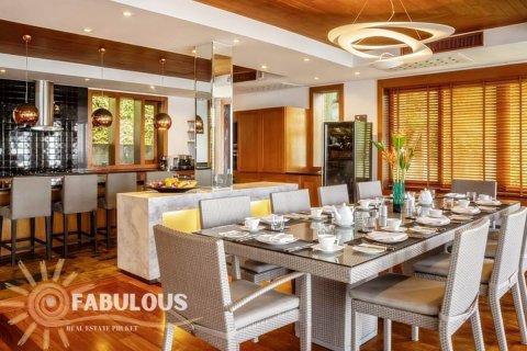 Villa in Bang Tao, Thailand 5 bedrooms № 179422 - photo 10