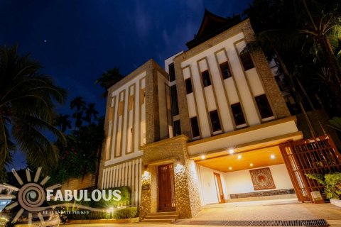 Villa in Bang Tao, Thailand 5 bedrooms № 179422 - photo 2