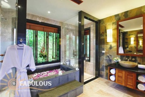 Villa in Bang Tao, Thailand 5 bedrooms № 179422 - photo 6