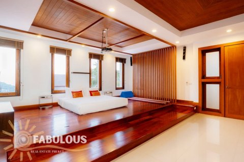 Villa in Bang Tao, Thailand 5 bedrooms № 179422 - photo 14
