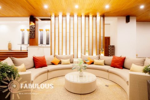 Villa in Bang Tao, Thailand 5 bedrooms № 179422 - photo 16