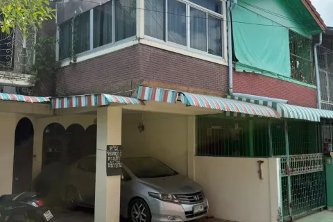 Таунхаус в Паттайе, Таиланд с 3 спальнями  № 153522 - фото 1