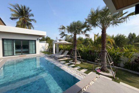 Villa in Hua Hin, Thailand 3 bedrooms № 169740 - photo 2