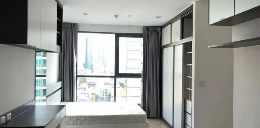 Studio in the Condo in Bang Rak, Bangkok, Thailand  № 142008