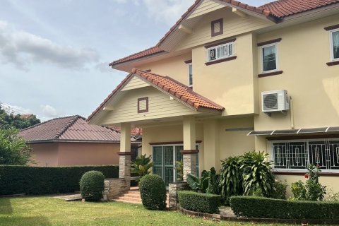 Дом в Паттайе, Таиланд с 3 спальнями  № 144756 - фото 1