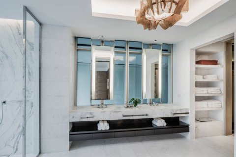 Condo in Bangkok, Thailand, 4 bedrooms  № 180898 - photo 5