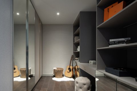 Condo in Bangkok, Thailand, 2 bedrooms  № 180901 - photo 18