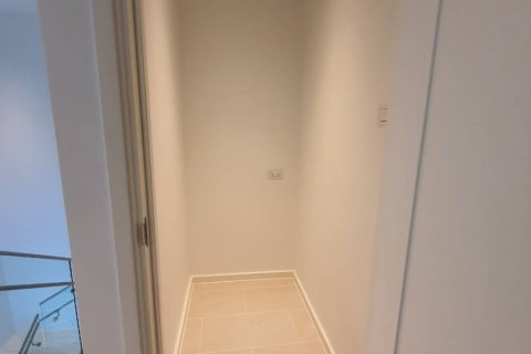 Condo in Bangkok, Thailand, 3 bedrooms  № 180903 - photo 12