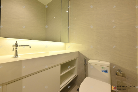 Condo in Bangkok, Thailand, 2 bedrooms  № 185856 - photo 2