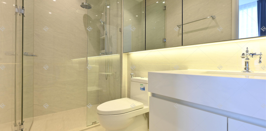 Condo in Bangkok, Thailand, 2 bedrooms  № 185856