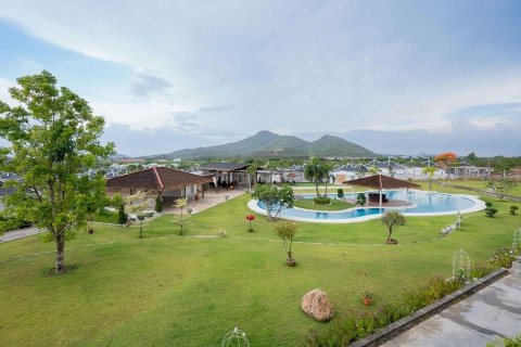 House in Hua Hin, Thailand 3 bedrooms № 157172 - photo 11