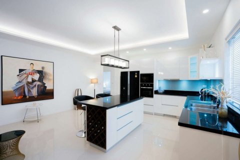 House in Hua Hin, Thailand 3 bedrooms № 157172 - photo 13