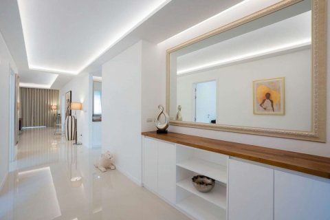 House in Hua Hin, Thailand 3 bedrooms № 157172 - photo 4