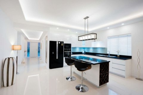 House in Hua Hin, Thailand 3 bedrooms № 157172 - photo 12