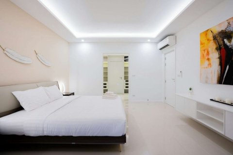 House in Hua Hin, Thailand 3 bedrooms № 157172 - photo 16