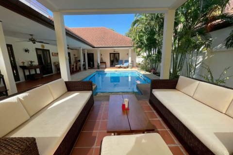 Villa in Hua Hin, Thailand 3 bedrooms № 159170 - photo 6