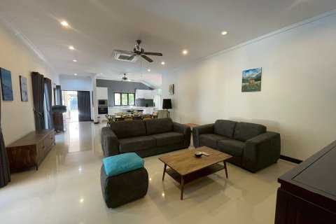 Villa in Hua Hin, Thailand 3 bedrooms № 159170 - photo 17