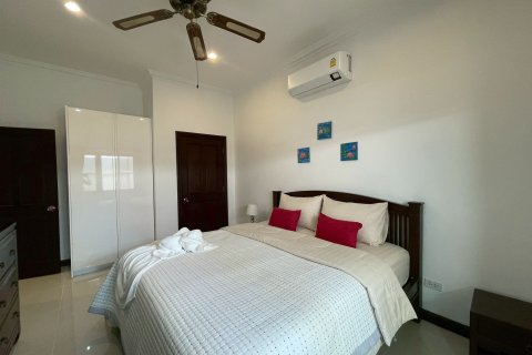 Villa in Hua Hin, Thailand 3 bedrooms № 159170 - photo 16